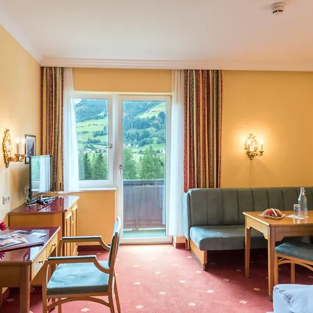 ホテル Germania Gastein - Ganzjaehrig Inklusive Alpentherme Gastein & Sommersaison Inklusive Gasteiner Bergbahnen 4*